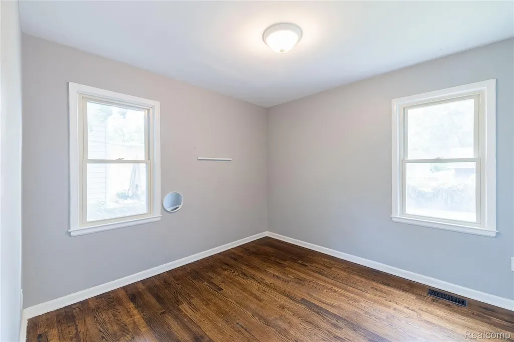 8729 Bellevue Road Grosse Ile Township MI 48138