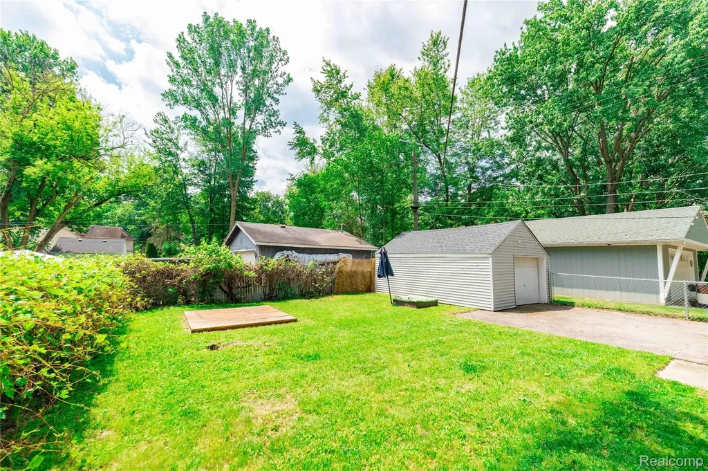 8729 Bellevue Road Grosse Ile Township MI 48138