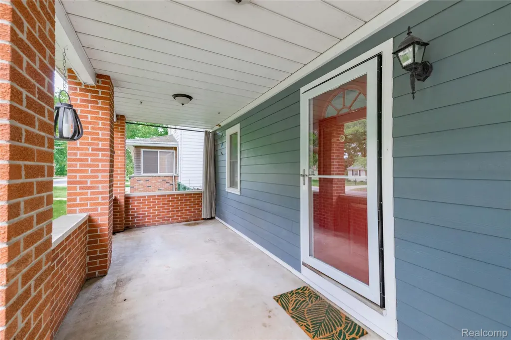 8729 Bellevue Road Grosse Ile Township MI 48138