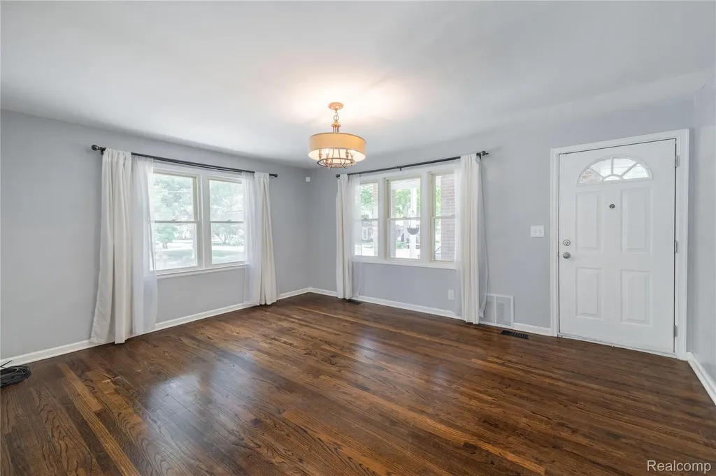 8729 Bellevue Road Grosse Ile Township MI 48138