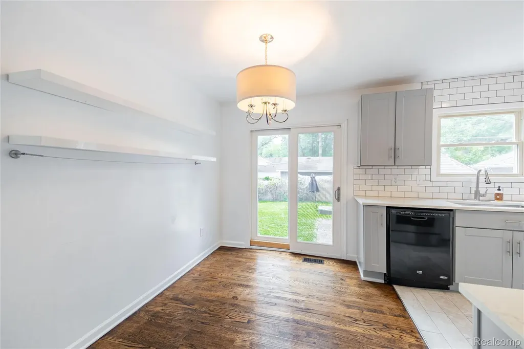 8729 Bellevue Road Grosse Ile Township MI 48138