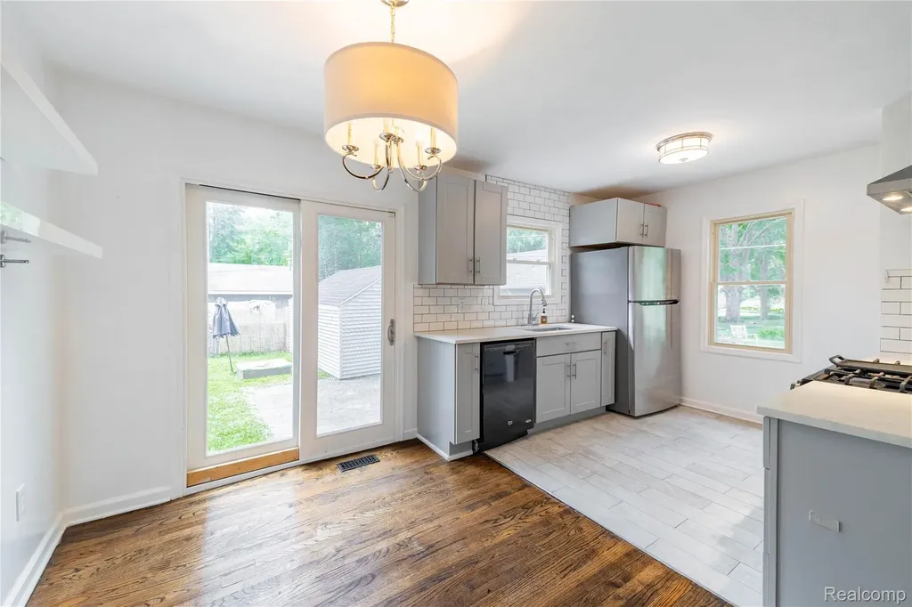 8729 Bellevue Road Grosse Ile Township MI 48138