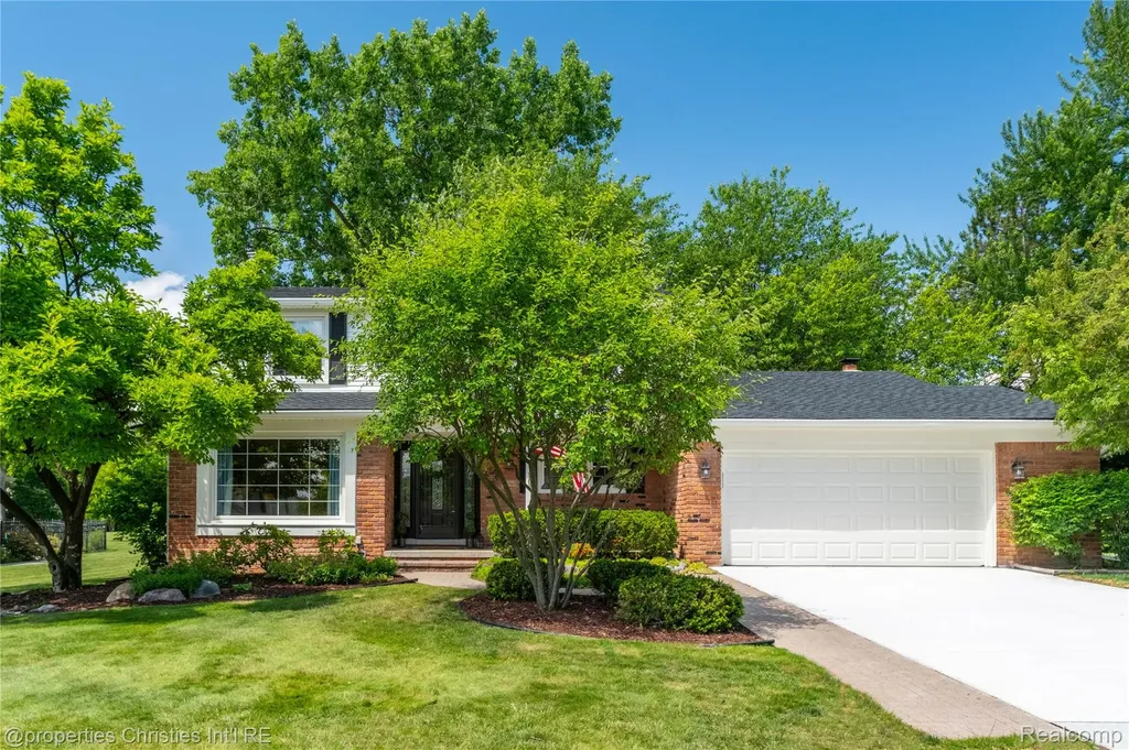 21865 N Center Street Novi City MI 48167