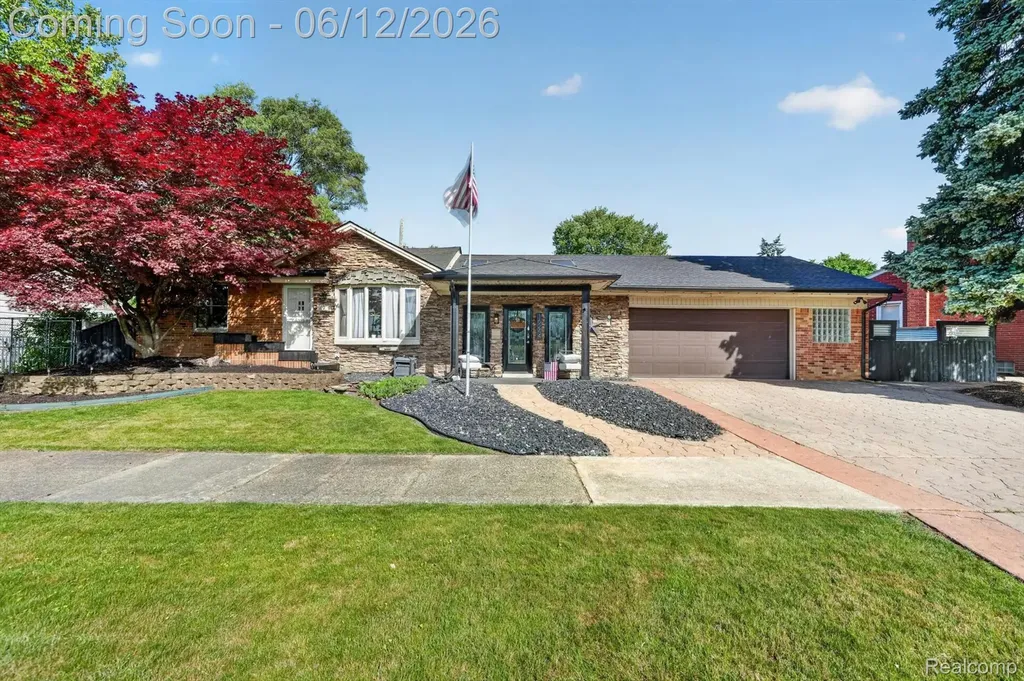 16244 Philomene Boulevard Allen Park City MI 48101