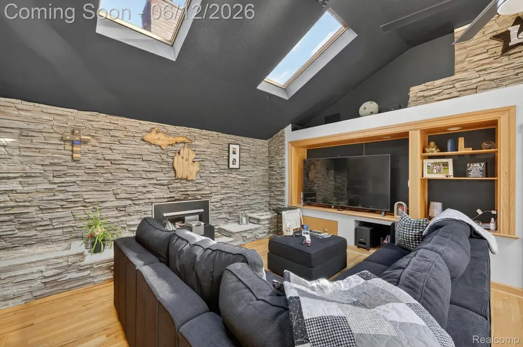 16244 Philomene Boulevard Allen Park City MI 48101