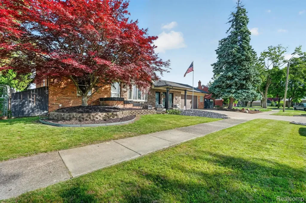 16244 Philomene Boulevard Allen Park City MI 48101