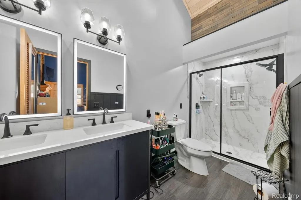 16244 Philomene Boulevard Allen Park City MI 48101
