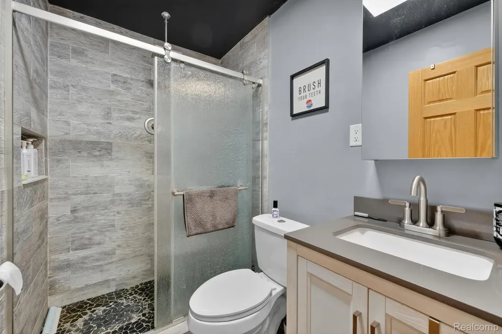 16244 Philomene Boulevard Allen Park City MI 48101