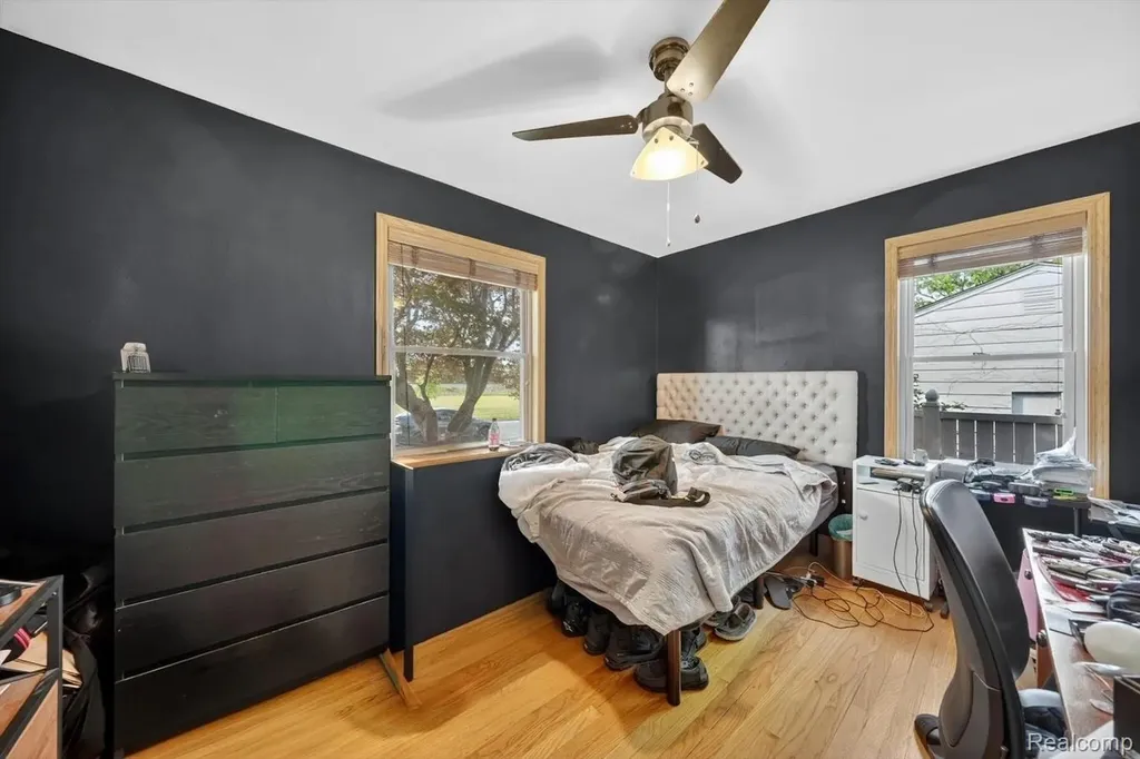16244 Philomene Boulevard Allen Park City MI 48101