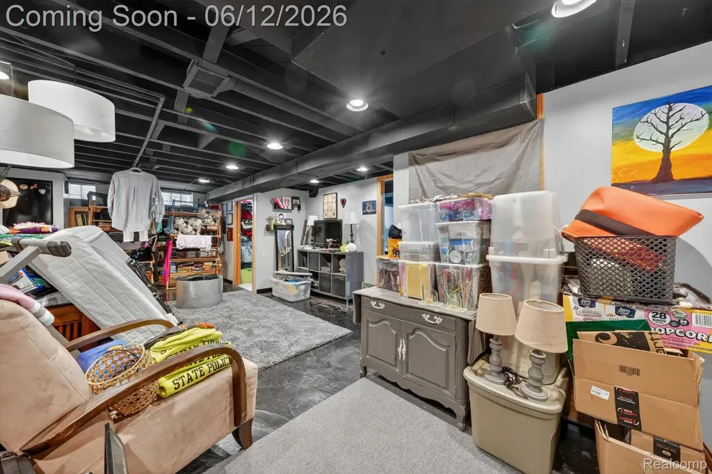 16244 Philomene Boulevard Allen Park City MI 48101