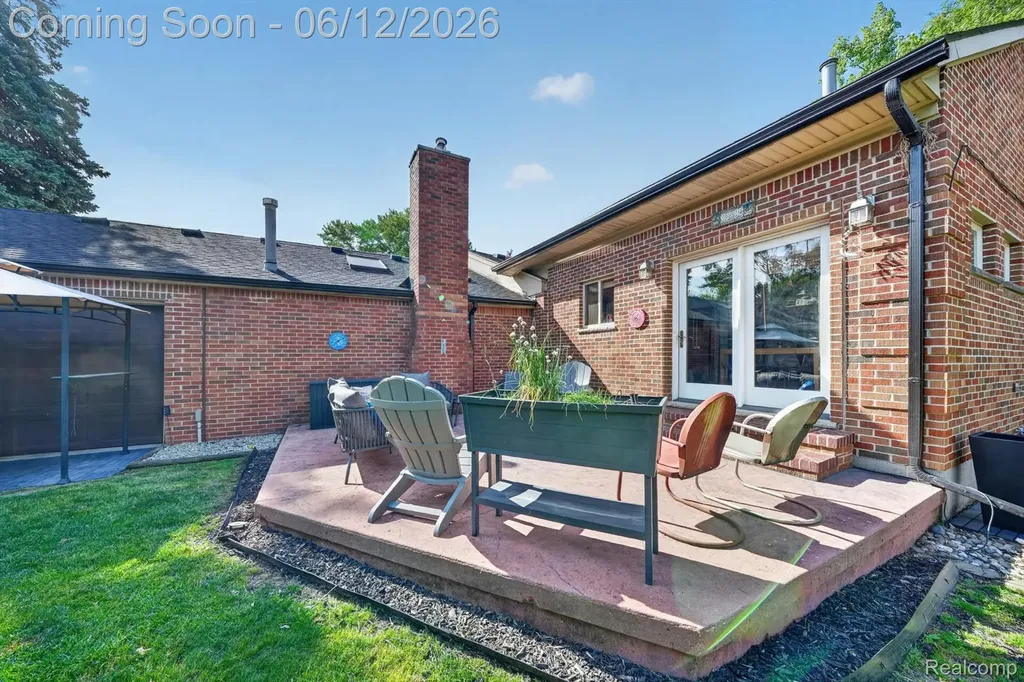 16244 Philomene Boulevard Allen Park City MI 48101