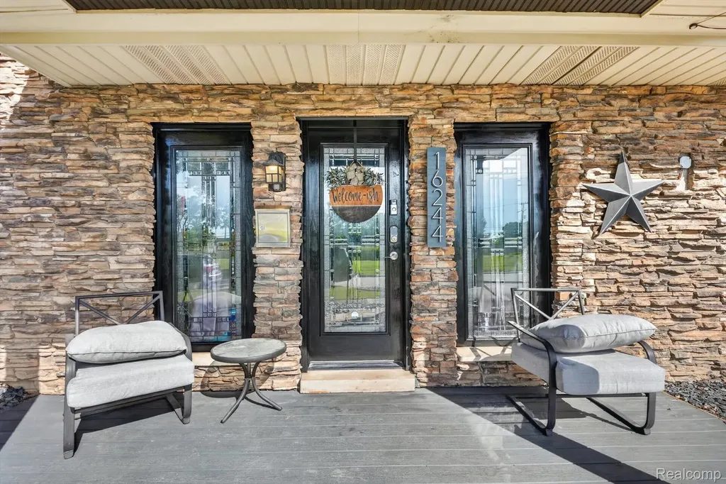16244 Philomene Boulevard Allen Park City MI 48101
