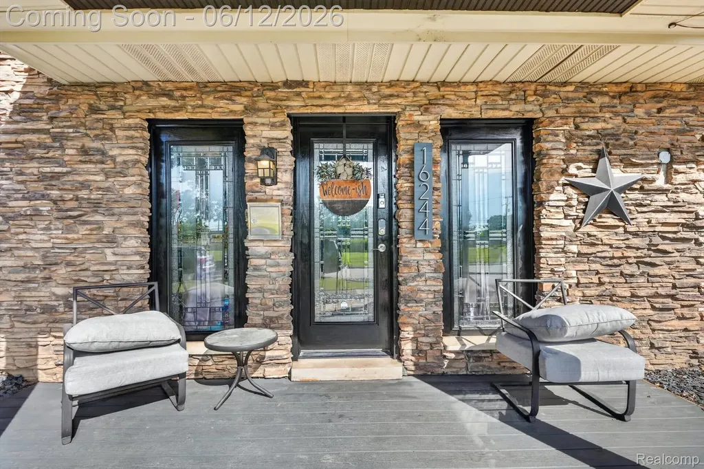 16244 Philomene Boulevard Allen Park City MI 48101