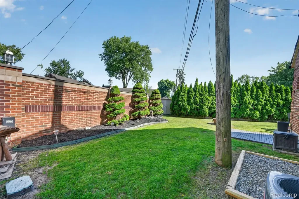 16244 Philomene Boulevard Allen Park City MI 48101