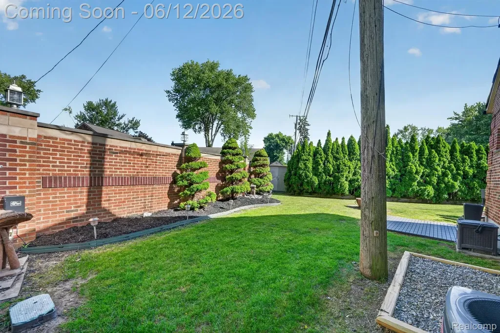 16244 Philomene Boulevard Allen Park City MI 48101