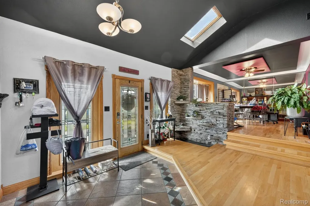 16244 Philomene Boulevard Allen Park City MI 48101