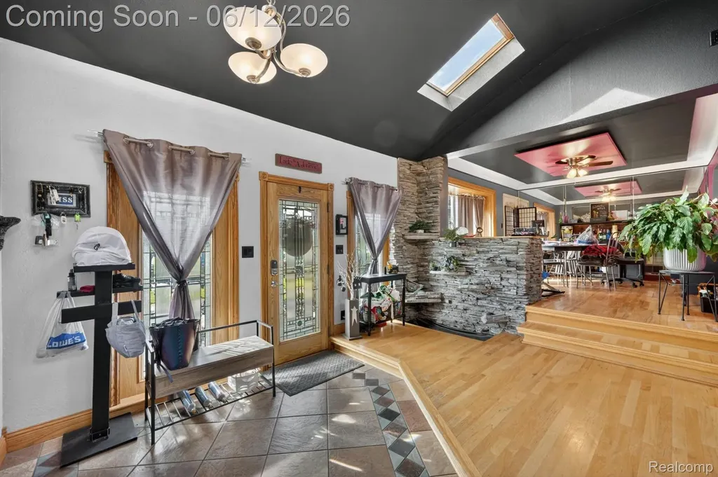 16244 Philomene Boulevard Allen Park City MI 48101