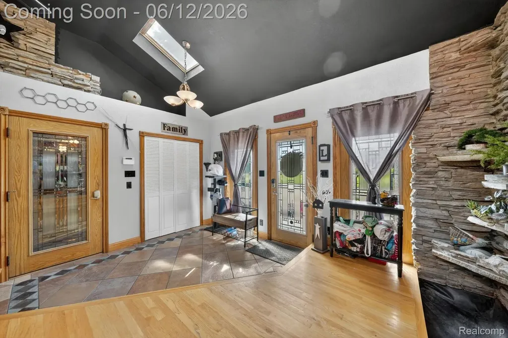 16244 Philomene Boulevard Allen Park City MI 48101