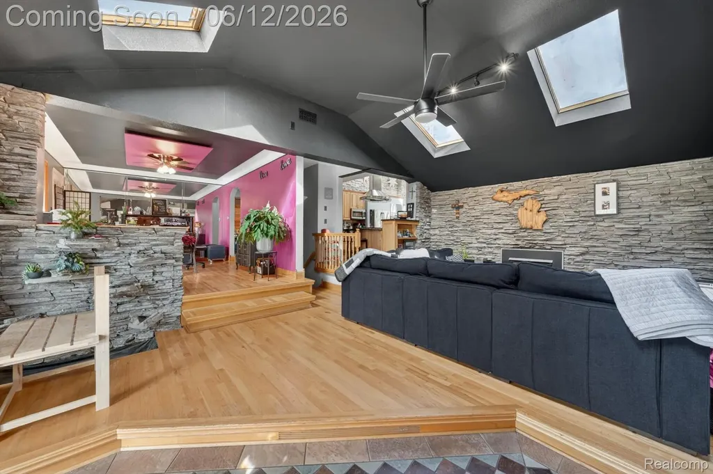 16244 Philomene Boulevard Allen Park City MI 48101