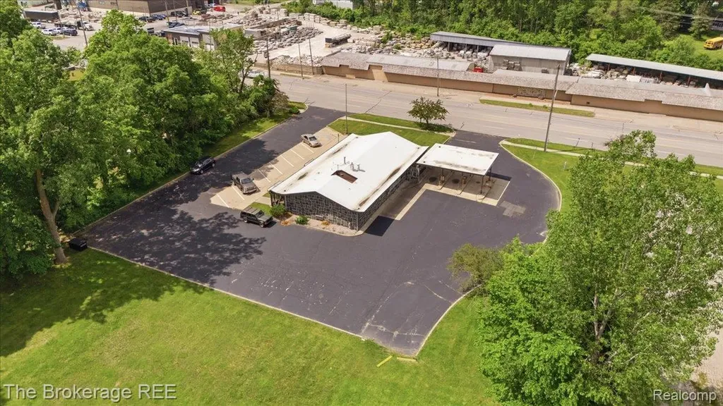 6093 Dixie Highway Bridgeport Charter Township MI 48722