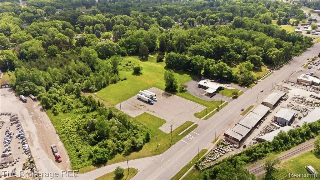 6093 Dixie Highway Bridgeport Charter Township MI 48722