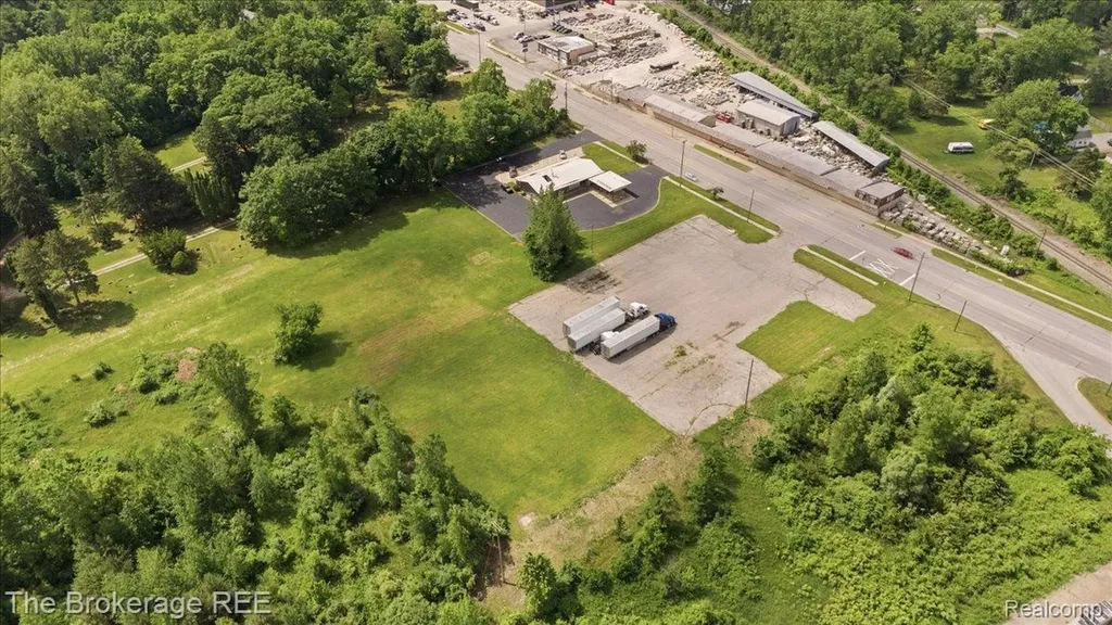 6093 Dixie Highway Bridgeport Charter Township MI 48722