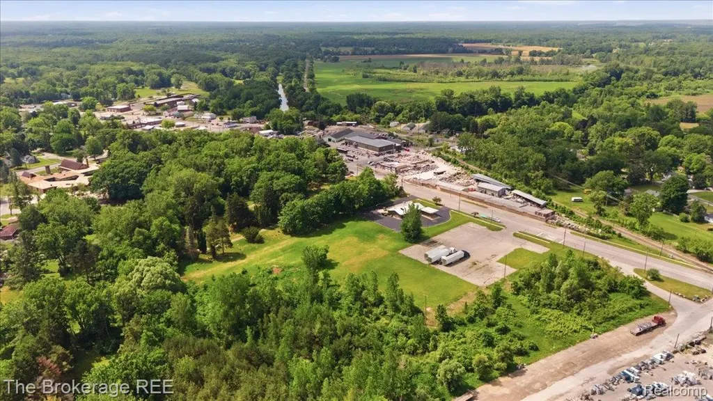 6093 Dixie Highway Bridgeport Charter Township MI 48722