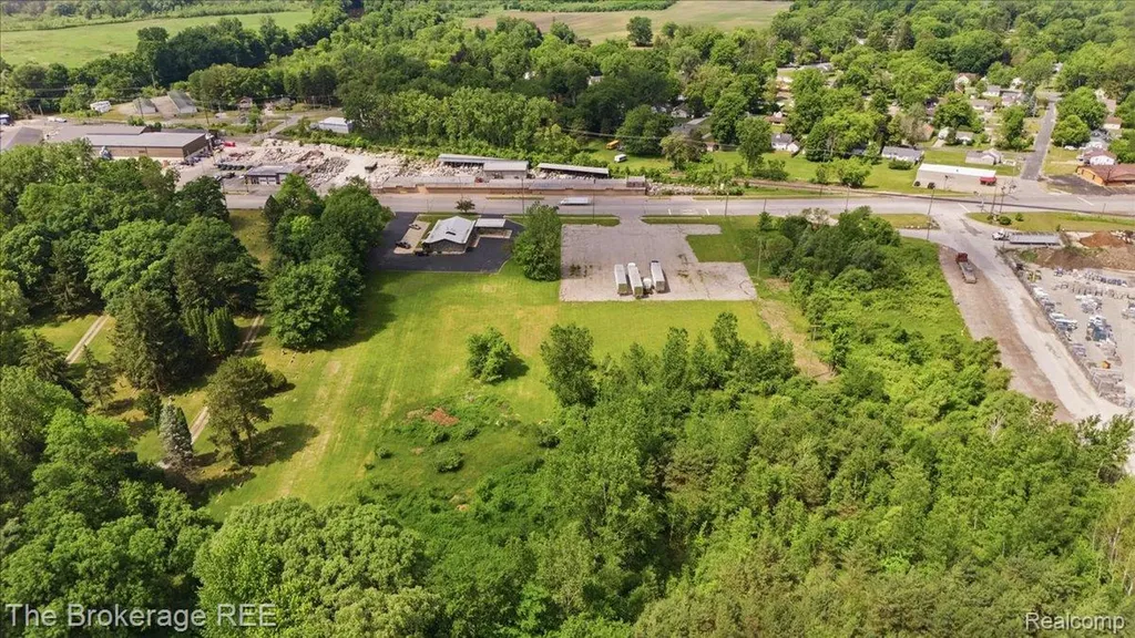 6093 Dixie Highway Bridgeport Charter Township MI 48722