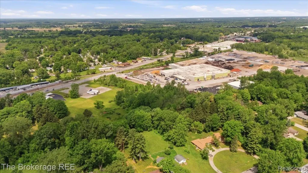 6093 Dixie Highway Bridgeport Charter Township MI 48722