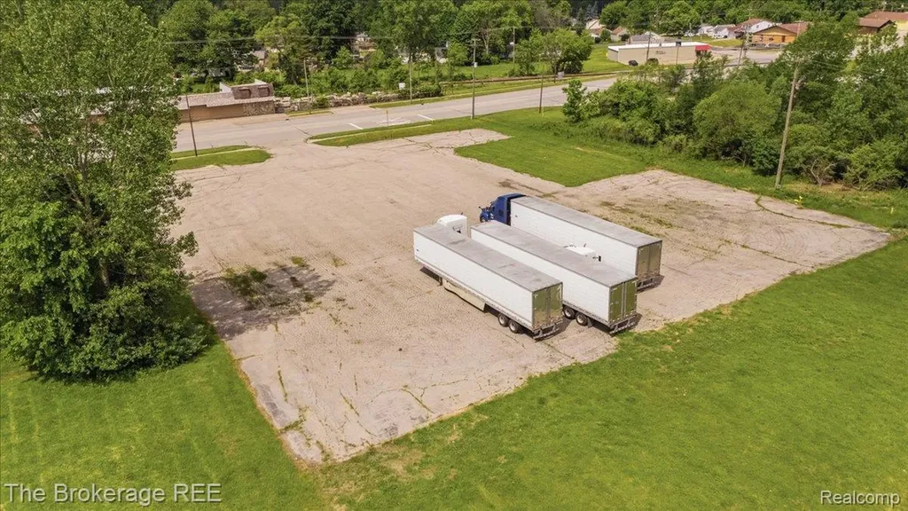 6093 Dixie Highway Bridgeport Charter Township MI 48722