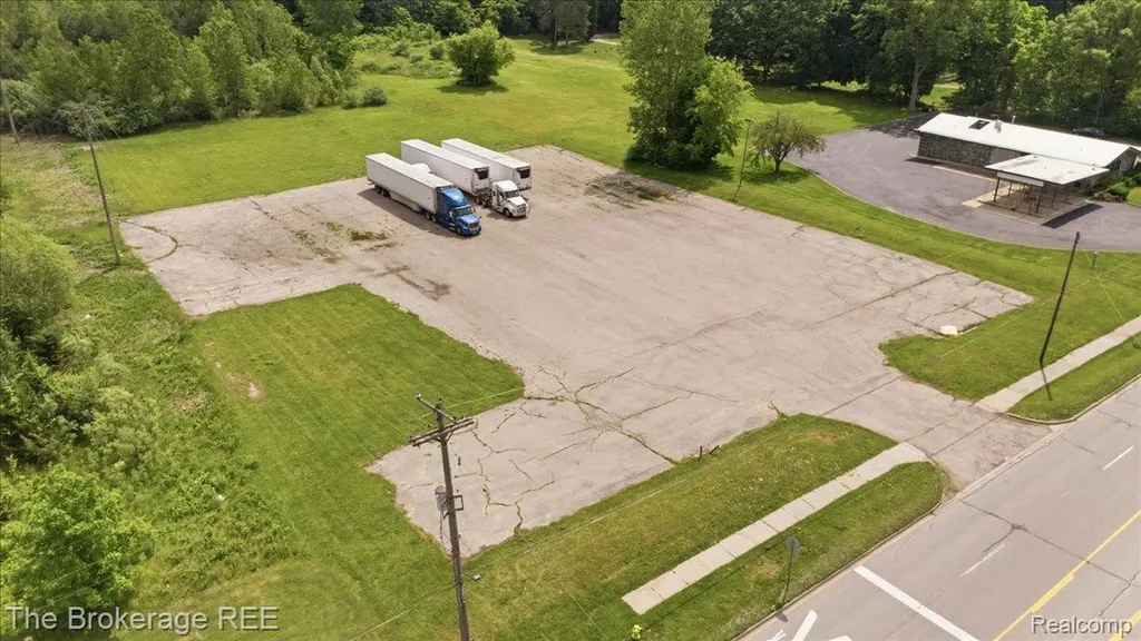 6093 Dixie Highway Bridgeport Charter Township MI 48722