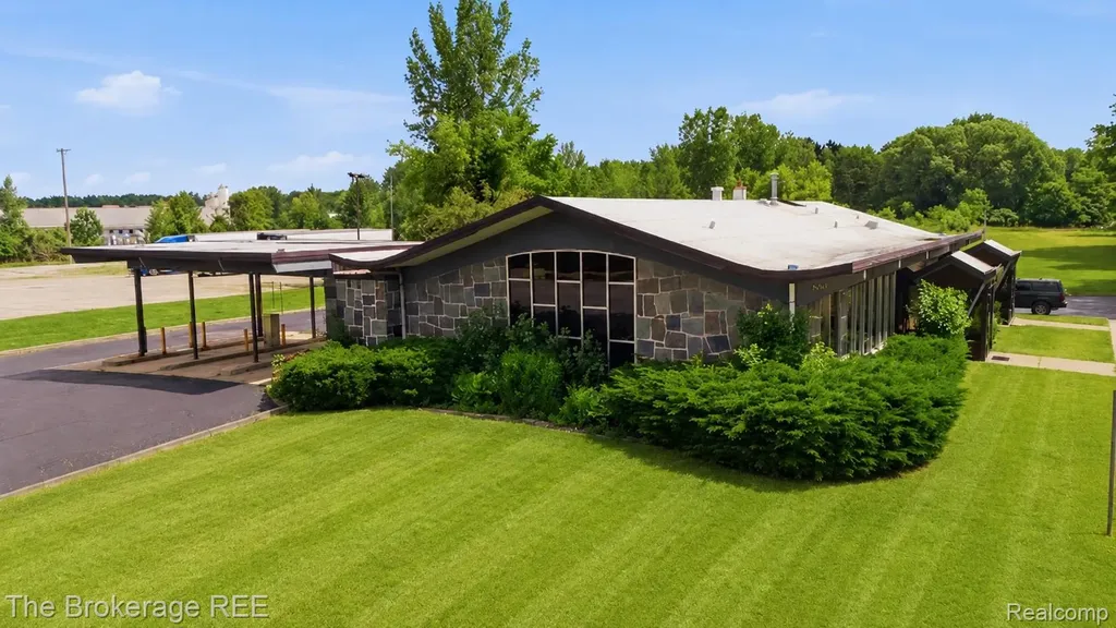 6093 Dixie Highway Bridgeport Charter Township MI 48722