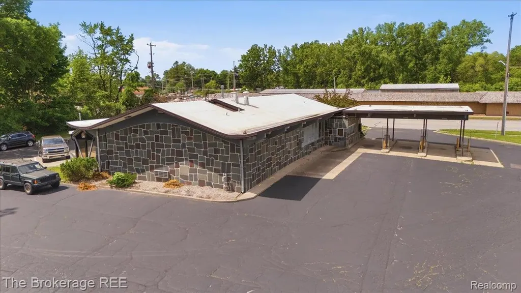 6093 Dixie Highway Bridgeport Charter Township MI 48722