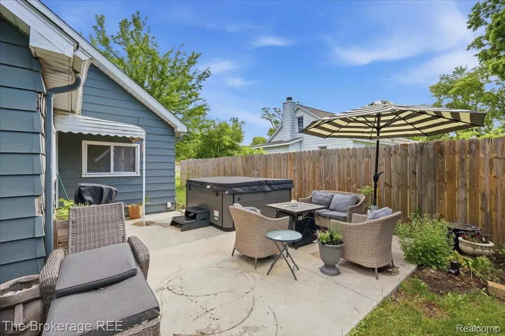 1076 Washington Drive Grand Blanc Charter Township MI 48507