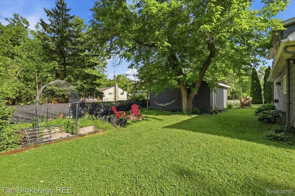 1076 Washington Drive Grand Blanc Charter Township MI 48507