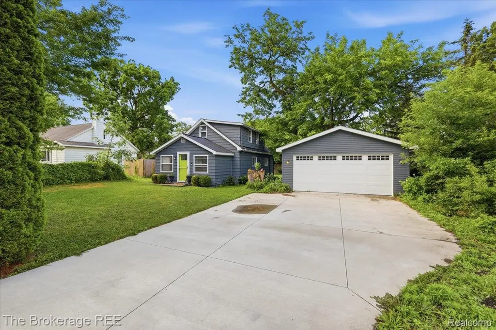 1076 Washington Drive Grand Blanc Charter Township MI 48507