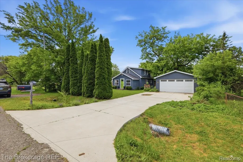 1076 Washington Drive Grand Blanc Charter Township MI 48507