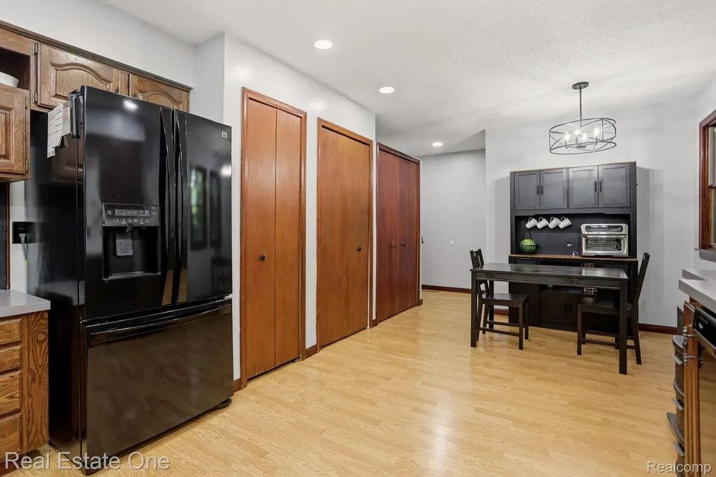 6218 Sturgeon Creek Parkway Midland City MI 48640