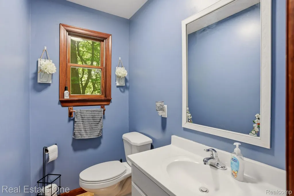 6218 Sturgeon Creek Parkway Midland City MI 48640