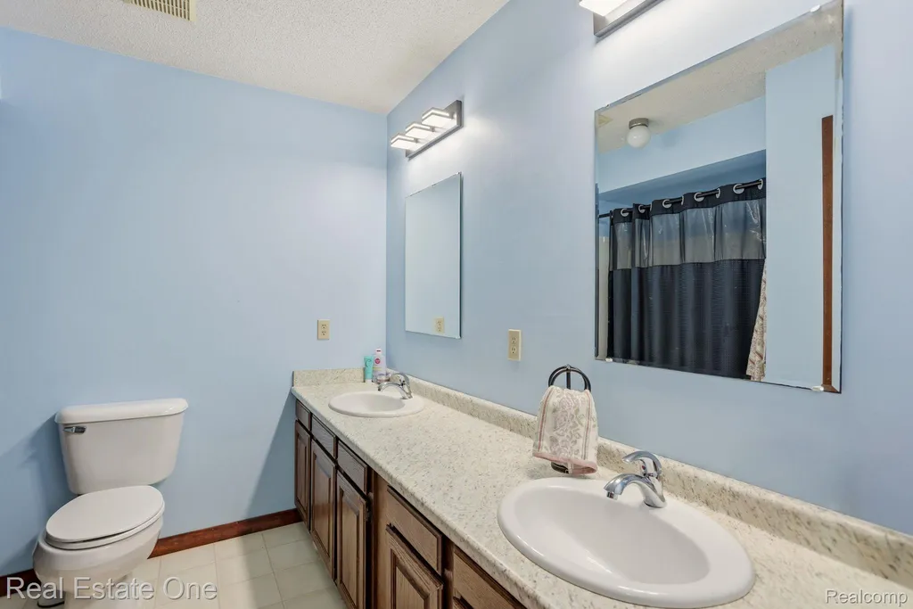 6218 Sturgeon Creek Parkway Midland City MI 48640