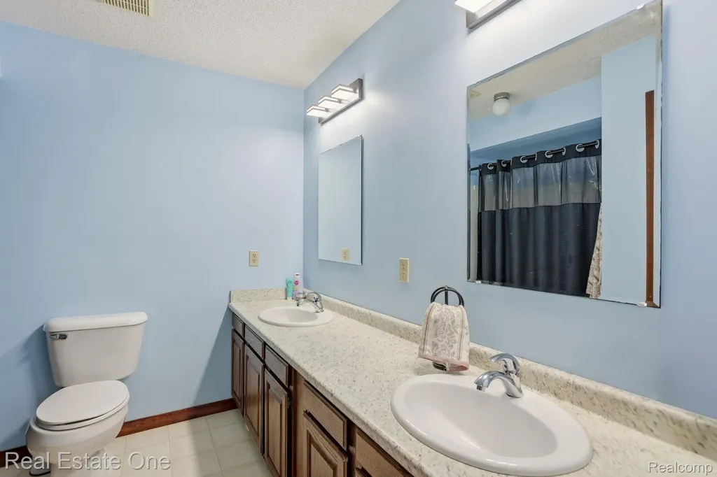 6218 Sturgeon Creek Parkway Midland City MI 48640