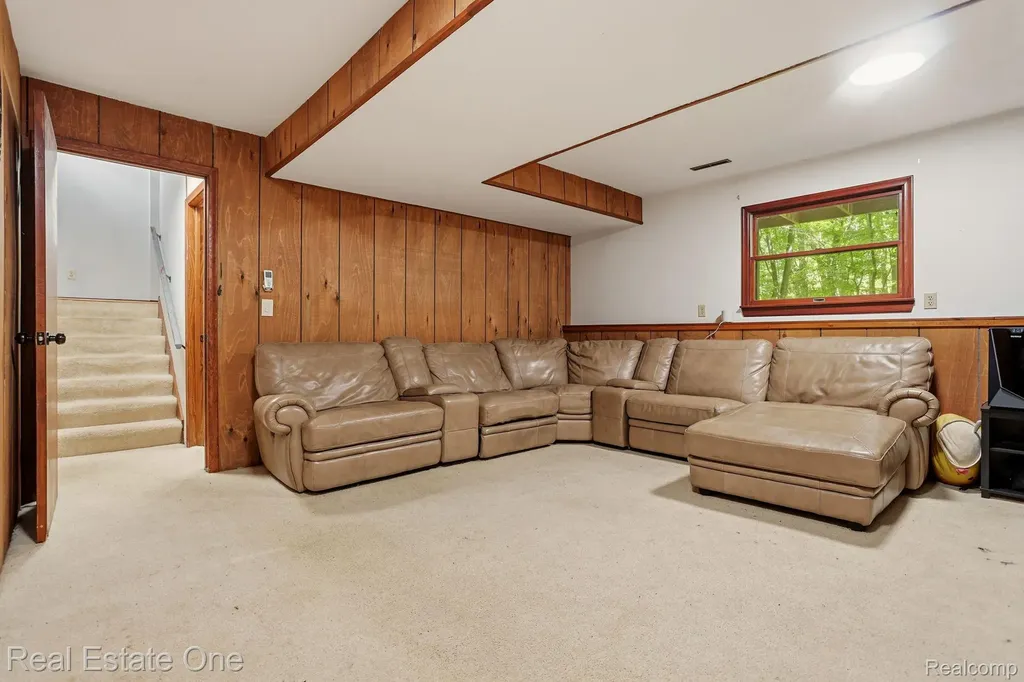 6218 Sturgeon Creek Parkway Midland City MI 48640