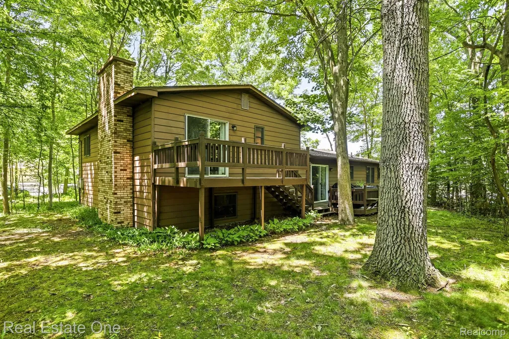 6218 Sturgeon Creek Parkway Midland City MI 48640