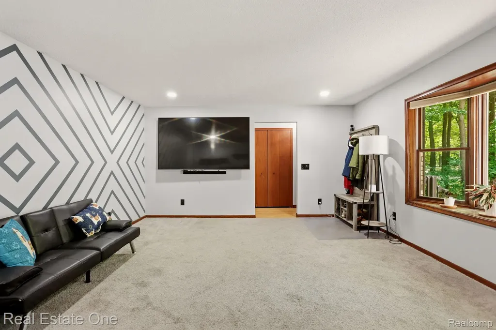 6218 Sturgeon Creek Parkway Midland City MI 48640