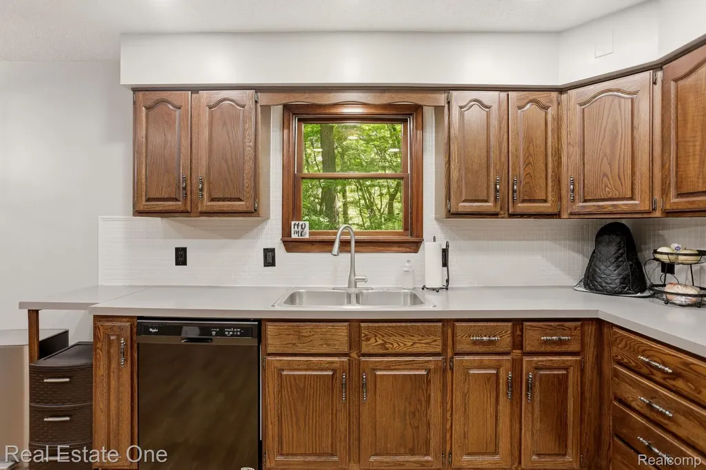 6218 Sturgeon Creek Parkway Midland City MI 48640