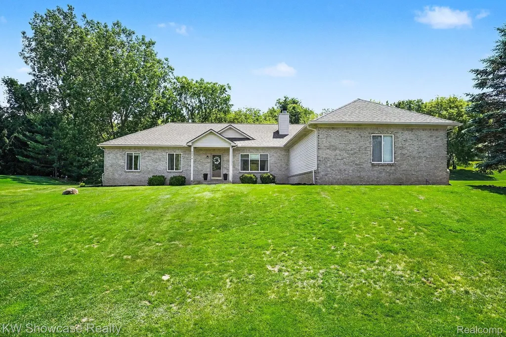 6030 N Bryan White Lake Charter Township MI 48383