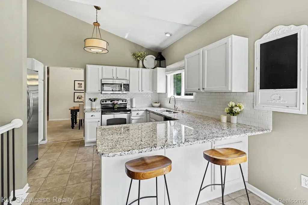 6030 N Bryan White Lake Charter Township MI 48383
