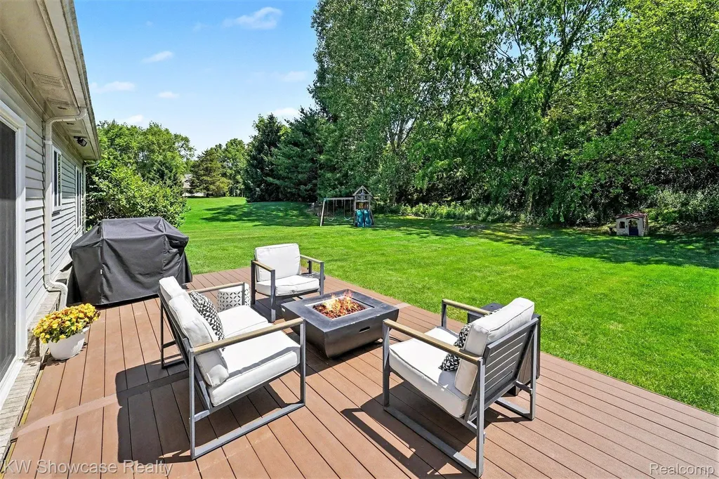 6030 N Bryan White Lake Charter Township MI 48383