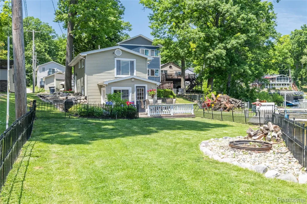 16161.5 Knobhill Drive Argentine Township MI 48451