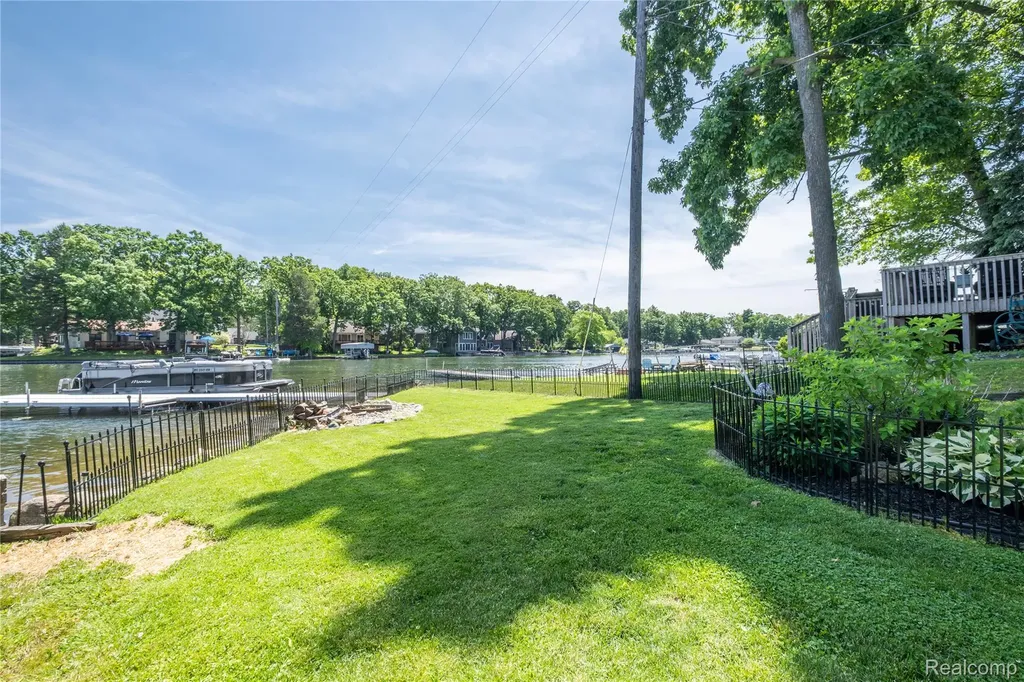 16161.5 Knobhill Drive Argentine Township MI 48451